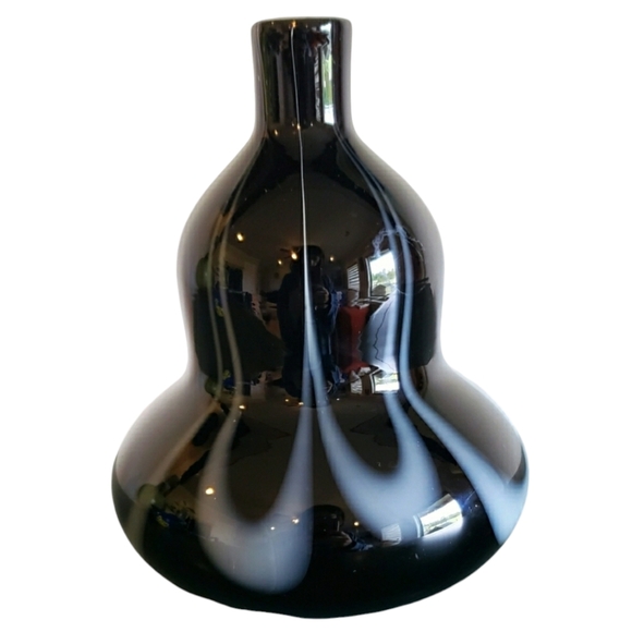 Vintage Handblown Art Glass Mid-Century Modern Retro Black & White Wavy 70 Vase - Picture 10 of 10